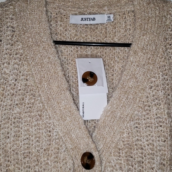 Cropped Knit Sweater - Picture 3 of 4